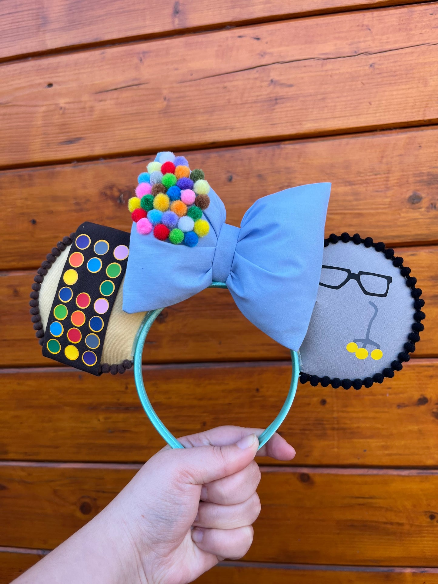 Ears Là-haut