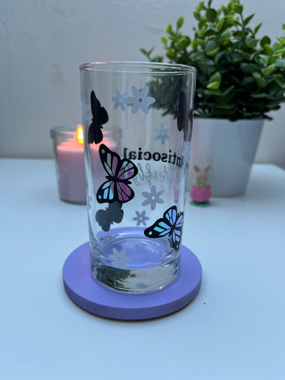 Verre antisocial butterfly