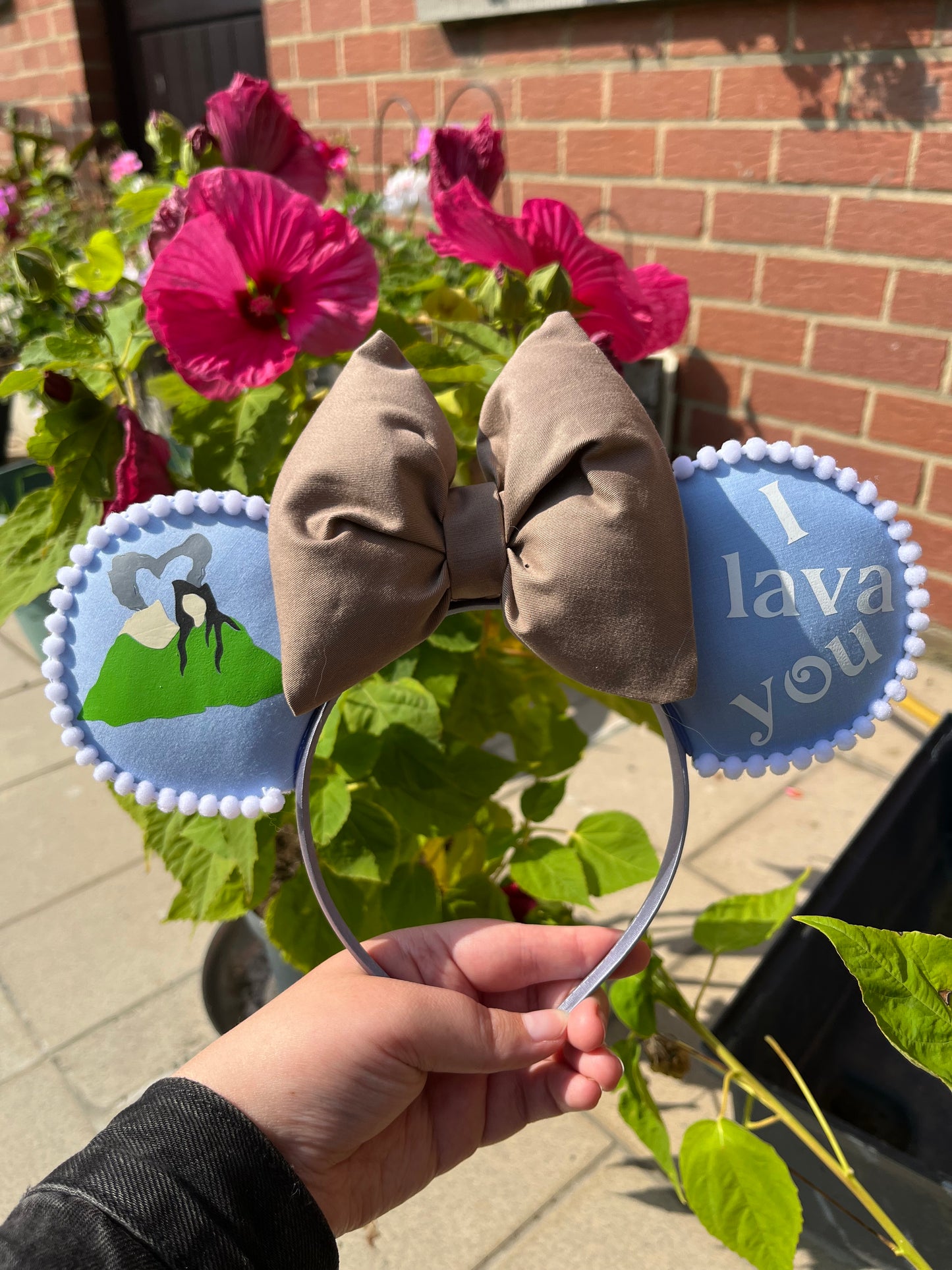 Ears Lava